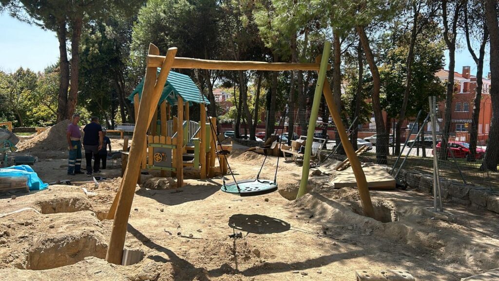 Tres Cantos invierte 90.000 euros mejora e instalación áreas infantiles