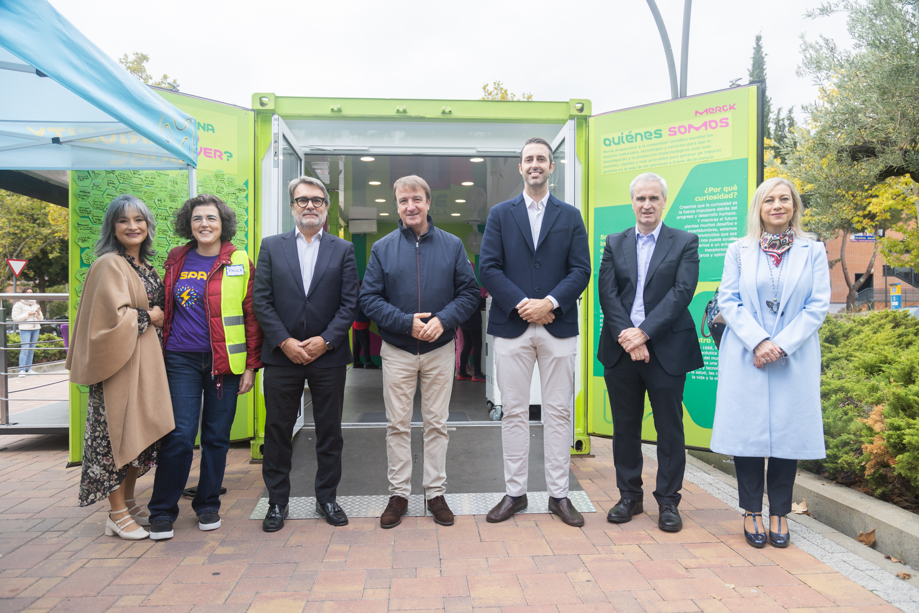 Compañía Merck instala un laboratorio portátil en Tres Cantos