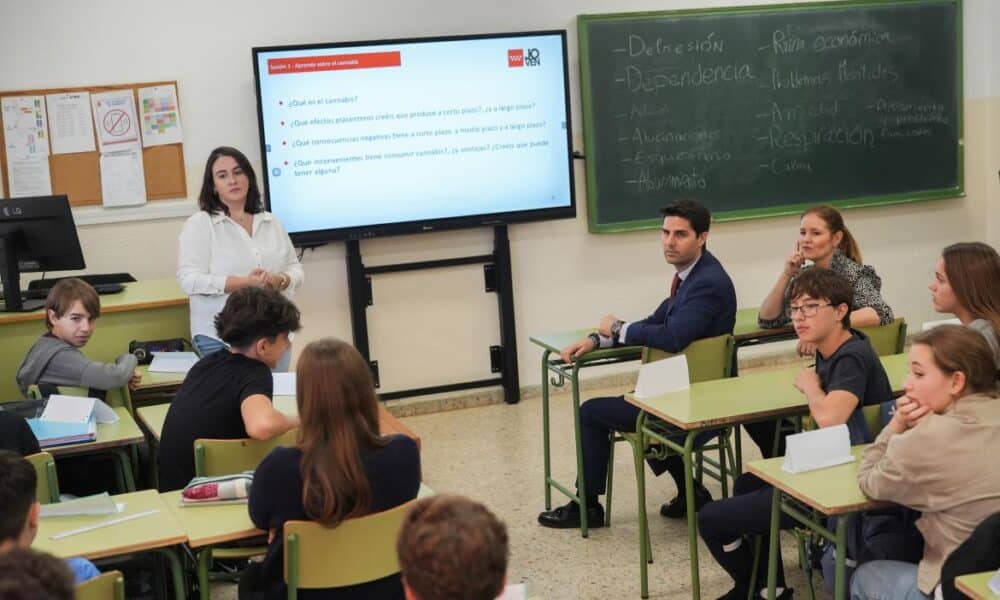 Comunidad de Madrid imparte talleres en Secundaria y FP para alertar a los jóvenes de la trampa de los porros