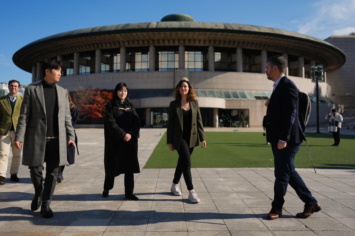 Díaz Ayuso presenta en Seoul Arts Center el Ballet Español CAM