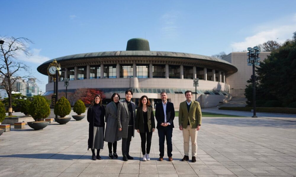 Díaz Ayuso presenta en Seoul Arts Center el Ballet Español CAM