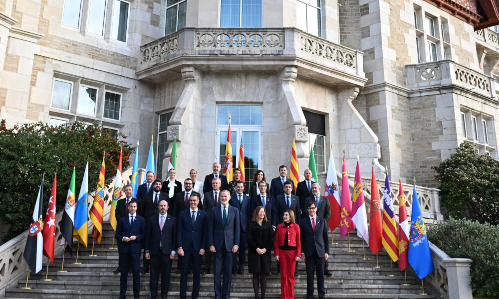 Gobierno muestra su satisfacción con la Conferencia de Presidentes en Cantabria