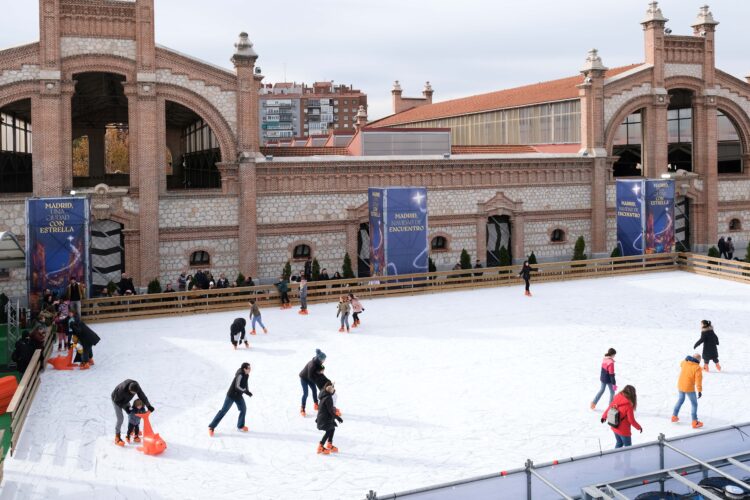 Pista de Hielo Matadero Madrid y Cibeles abre sus puertas hasta 6 de enero