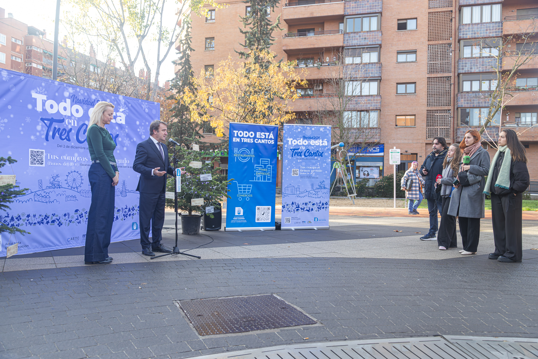 Campaña de Navidad en los comercios "Todo está en Tres Cantos"