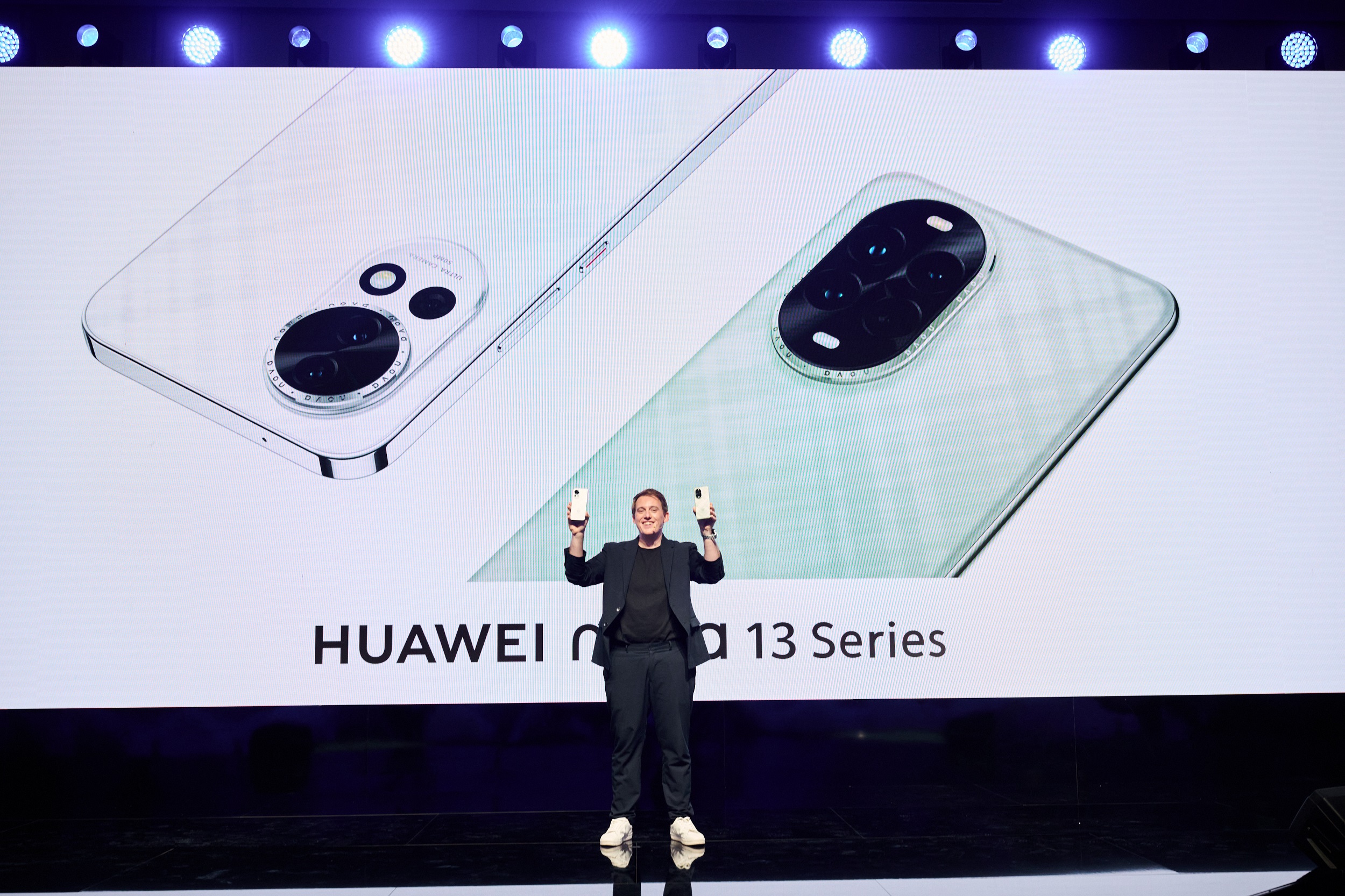 HUAWEI presenta en Dubai Pro4 , Mate X6 y la serie Nova13