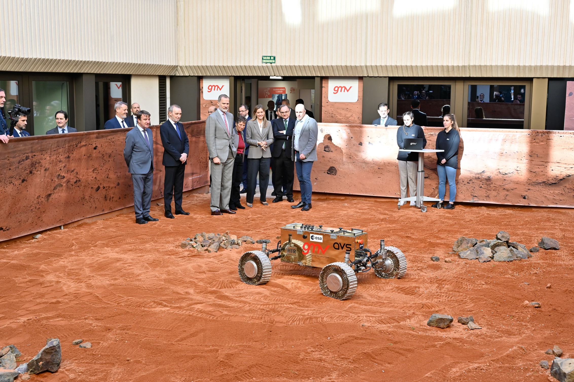 Felipe VI preside 40 aniversario de GMV aeroespacial con sede en Tres Cantos